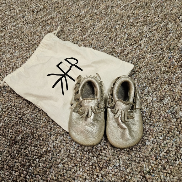 Freshly Picked Mini Sole Moccs - Picture 2 of 3